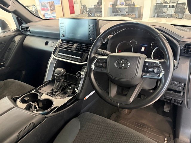 2024 Toyota LANDCRUISER LC300 3.3L V6 DSL GXL 7 Seats