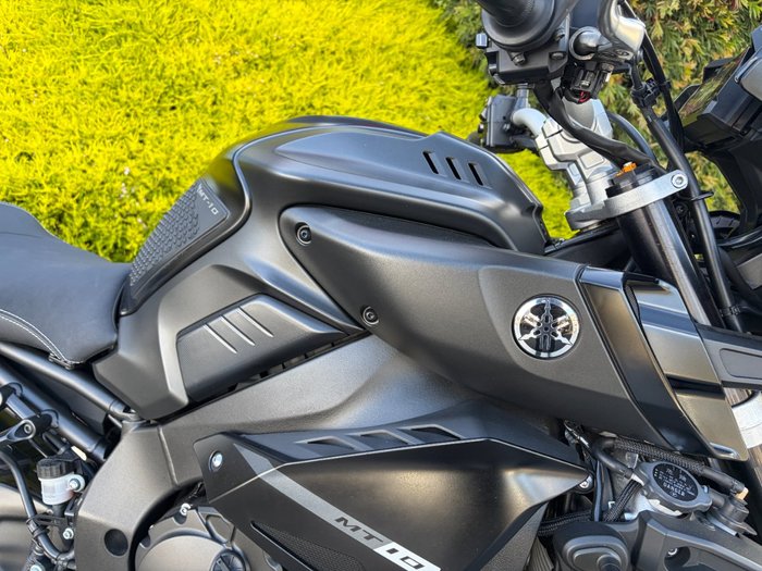 2018 Yamaha MT-10A Black