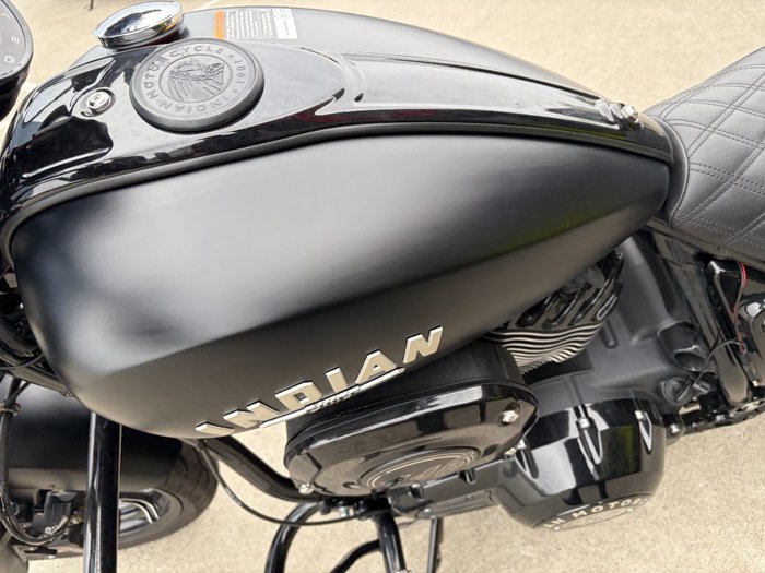 2023 Indian CHIEF DARK HORSE Black
