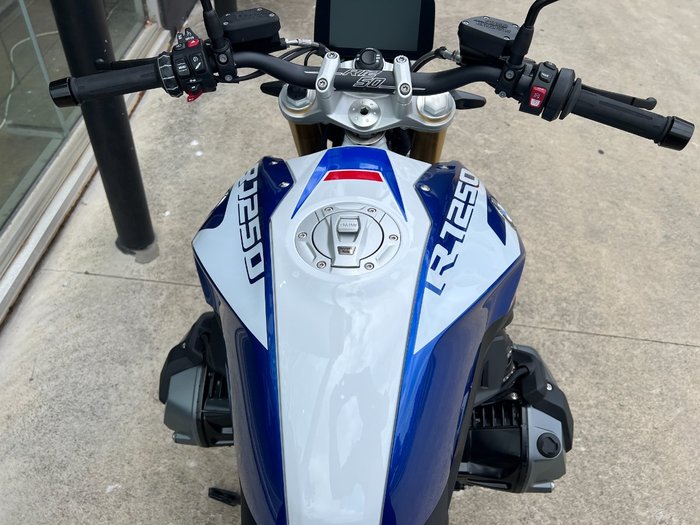2024 BMW Motorrad R 1250 R BLUE