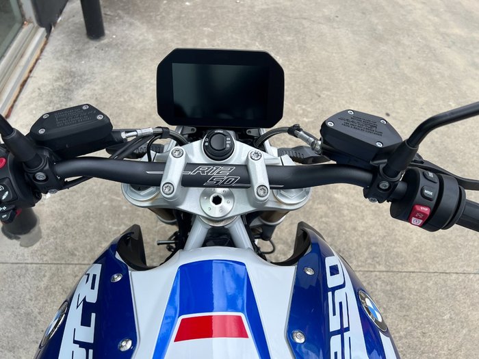 2024 BMW Motorrad R 1250 R BLUE