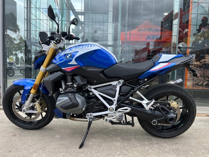 2024 BMW Motorrad R 1250 R BLUE