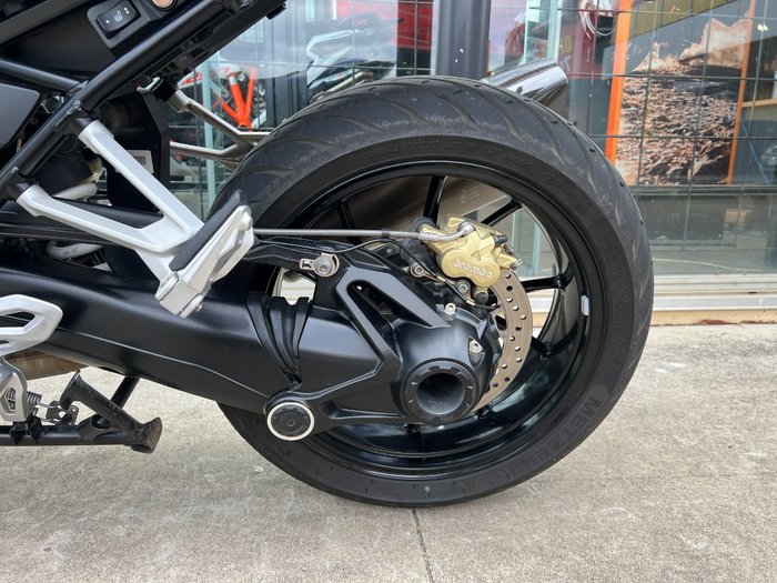 2024 BMW Motorrad R 1250 R BLUE