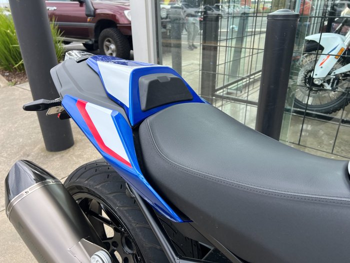 2024 BMW Motorrad R 1250 R BLUE