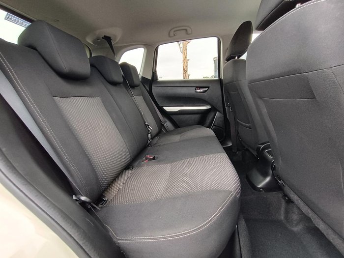 2016 Suzuki Vitara RT-S LY Savannah Ivory