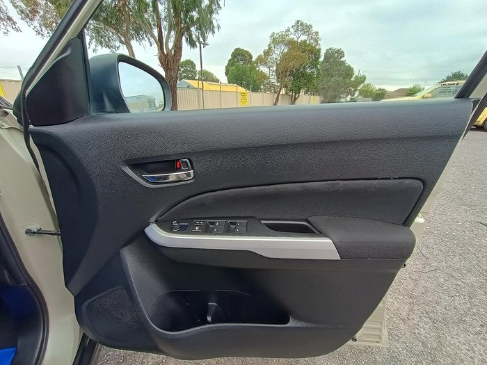 2016 Suzuki Vitara RT-S LY Savannah Ivory