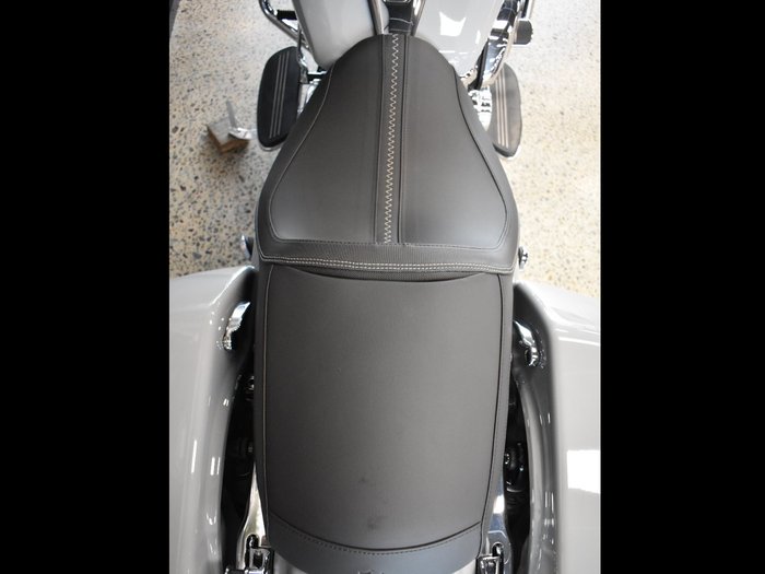 2024 Harley-davidson FLHX STREET GLIDE (117) billiard gray