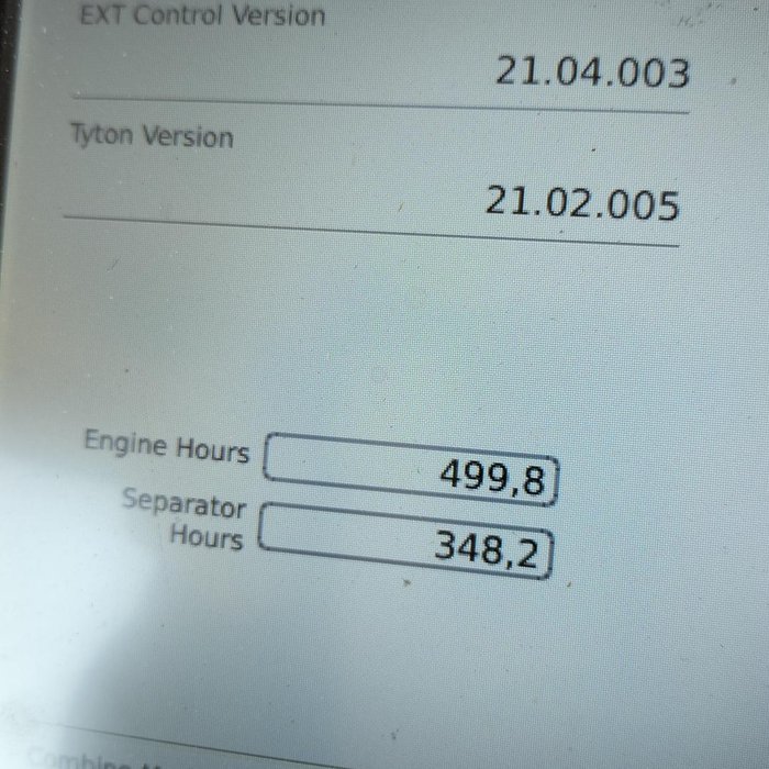 2022 Gleaner S97 Harvester & 40' Gleaner Front