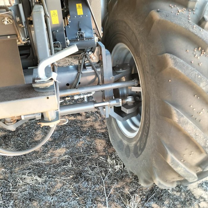 2022 Gleaner S97 Harvester & 40' Gleaner Front