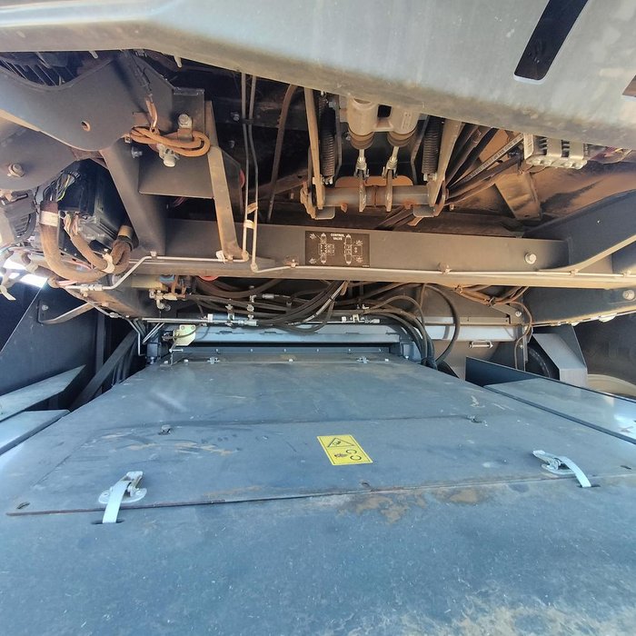 2022 Gleaner S97 Harvester & 40' Gleaner Front