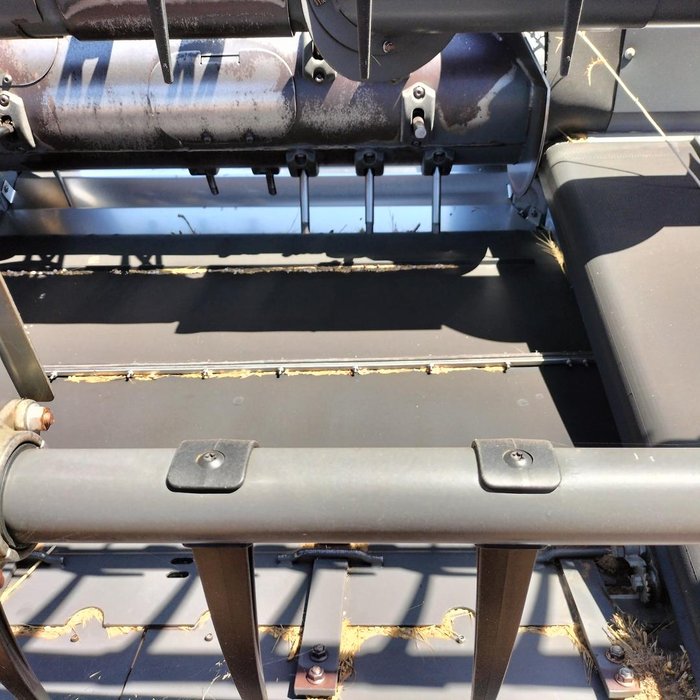 2022 Gleaner S97 Harvester & 40' Gleaner Front