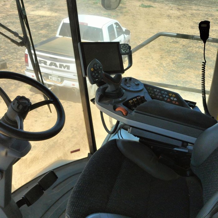 2022 Gleaner S97 Harvester & 40' Gleaner Front