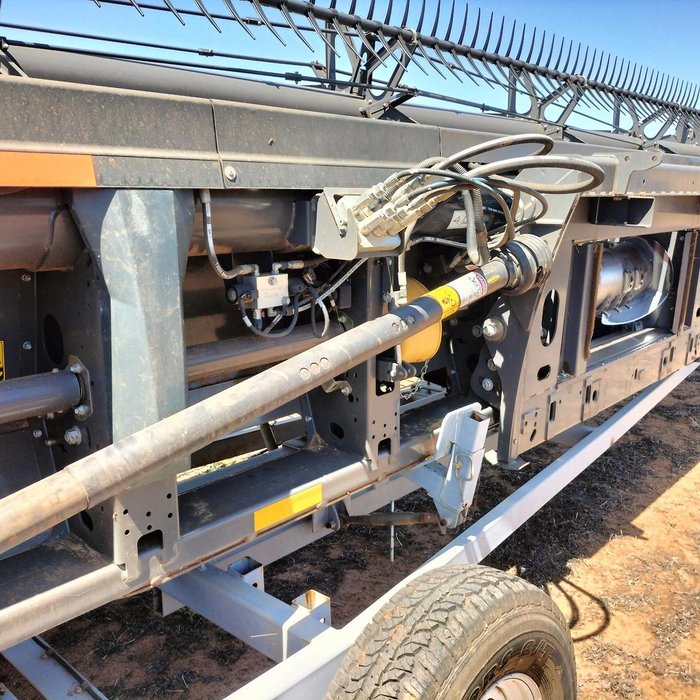 2022 Gleaner S97 Harvester & 40' Gleaner Front