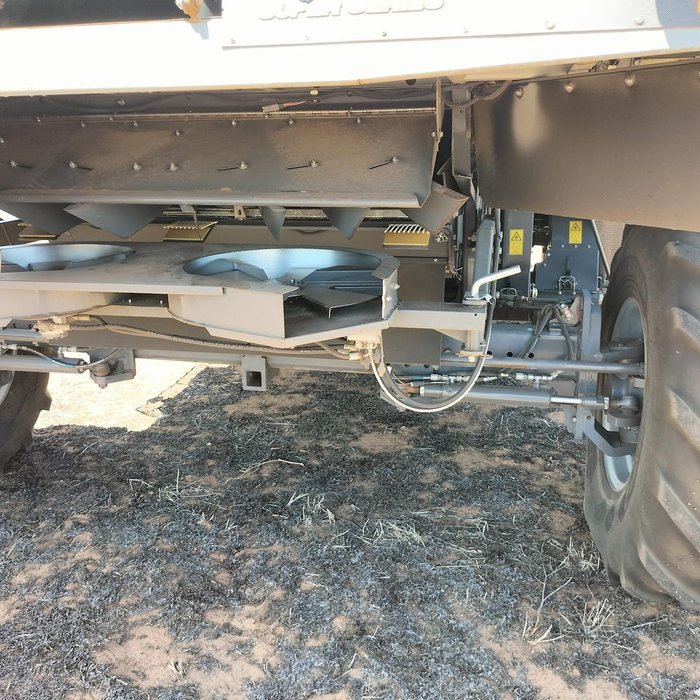 2022 Gleaner S97 Harvester & 40' Gleaner Front