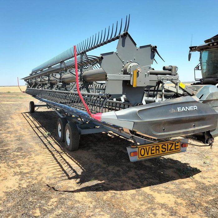 2022 Gleaner S97 Harvester & 40' Gleaner Front