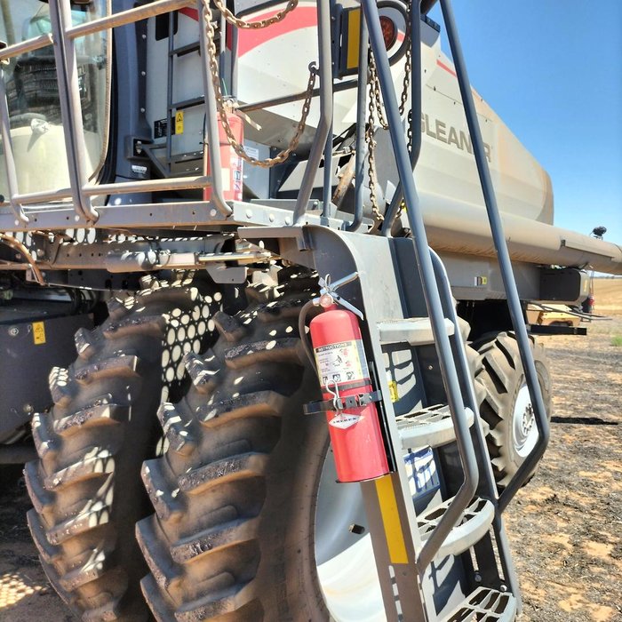 2022 Gleaner S97 Harvester & 40' Gleaner Front