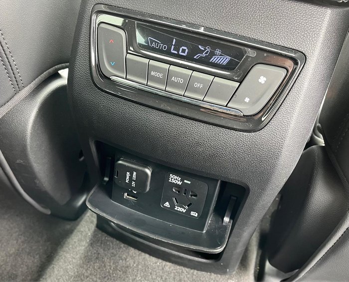 2024 LDV D90 Executive