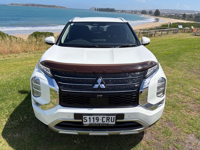 2022 Mitsubishi Outlander LS