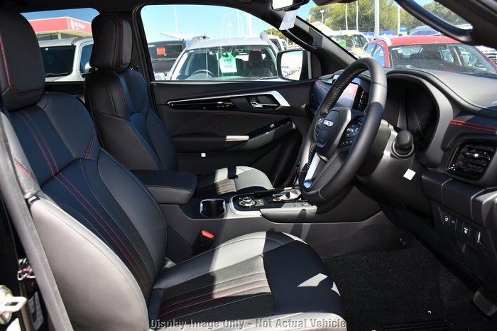 2025 Isuzu MU-X X-TERRAIN