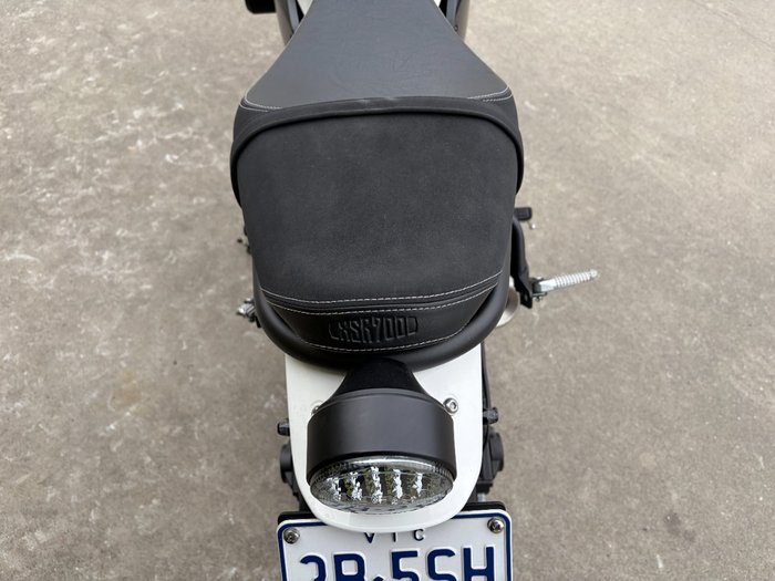 2024 Yamaha XSR700 WHITE/BLAC