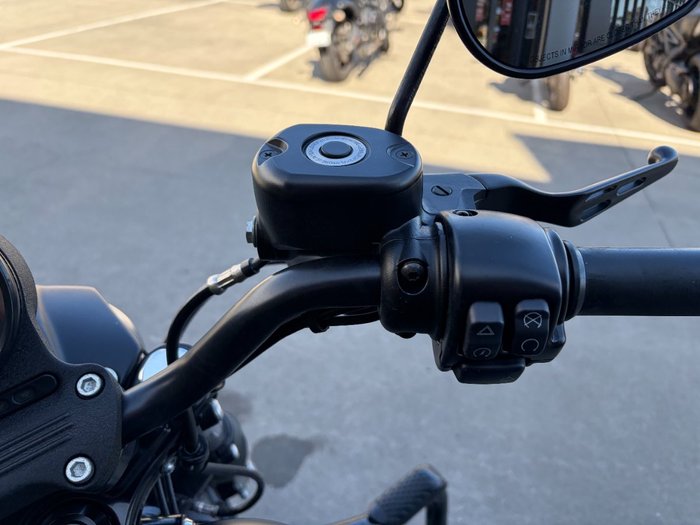 2019 HARLEY-DAVIDSON XL883N IRON 883 Black