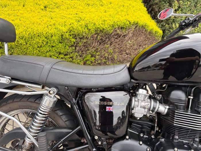 2008 Triumph BONNEVILLE