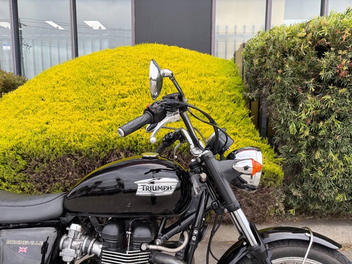 2008 Triumph BONNEVILLE