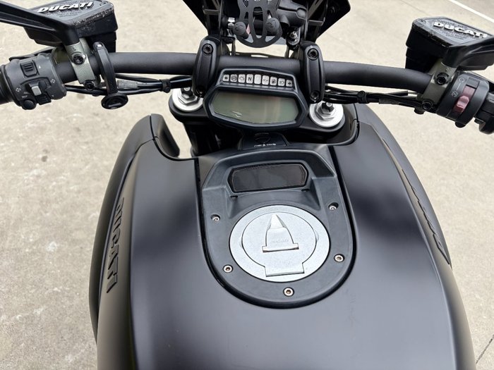 2015 DUCATI DIAVEL Black