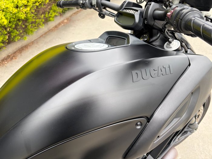 2015 DUCATI DIAVEL Black
