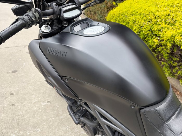 2015 DUCATI DIAVEL Black