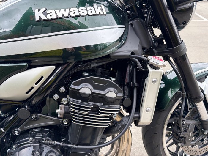 2022 Kawasaki Z900RS (ZR900C) Green