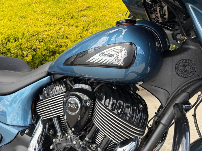 2022 Indian CHIEFTAIN DARK HORSE BLUE SLATE METALLIC
