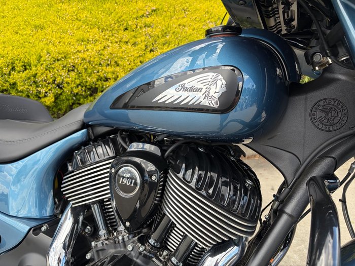 2022 Indian CHIEFTAIN DARK HORSE BLUE SLATE METALLIC
