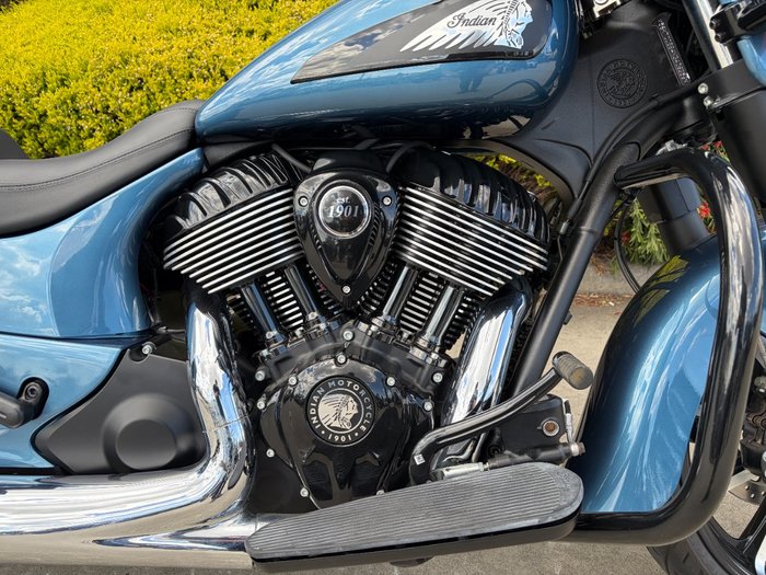 2022 Indian CHIEFTAIN DARK HORSE BLUE SLATE METALLIC