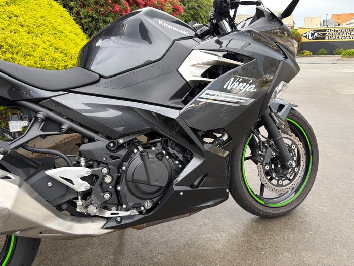 2022 Kawasaki NINJA 400 Black