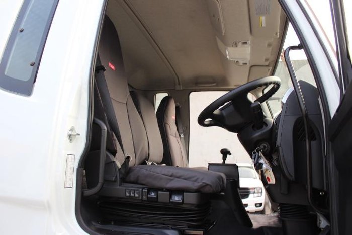 2025 Fuso Fighter 2427 WHITE