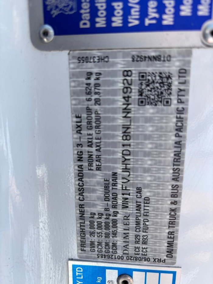 2021 Freightliner Cascadia 126 White