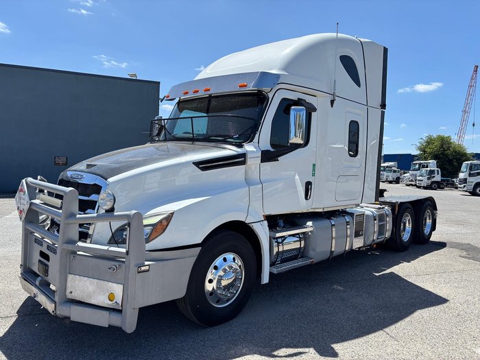 2021 Freightliner Cascadia 126 White