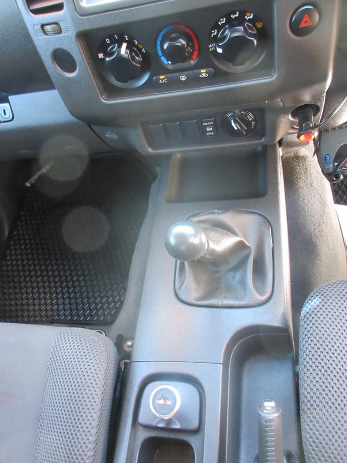 2007 Nissan Navara ST-X