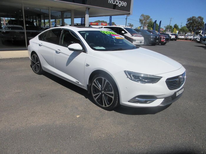 2020 Holden Calais V