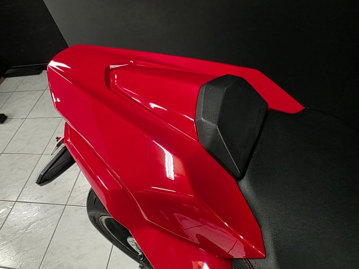 2023 Honda CBR650R Red