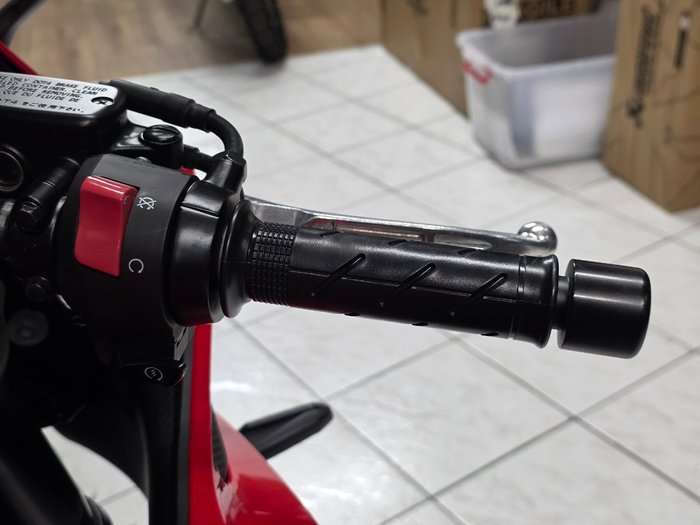 2023 Honda CBR650R Red