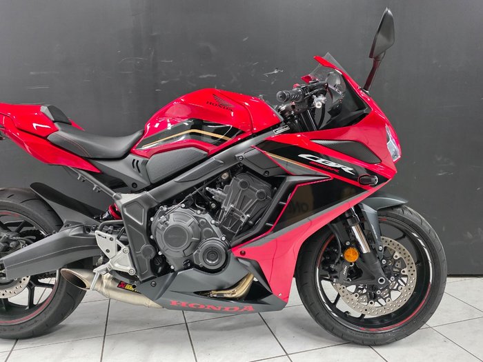 2023 Honda CBR650R Red