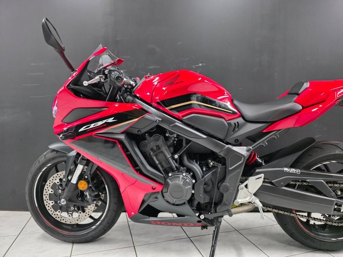 2023 Honda CBR650R Red