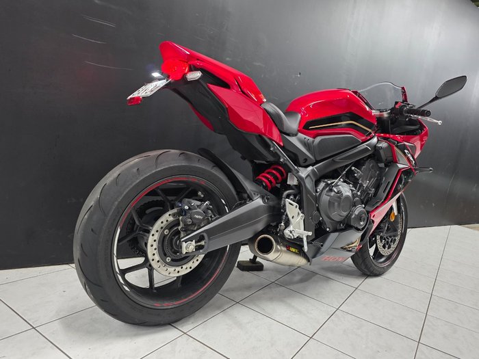 2023 Honda CBR650R Red