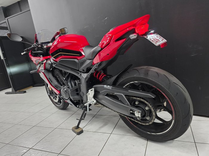 2023 Honda CBR650R Red