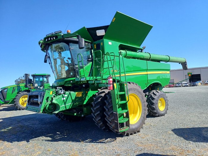 2018 John Deere S790 Green