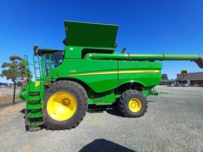 2018 John Deere S790 Green