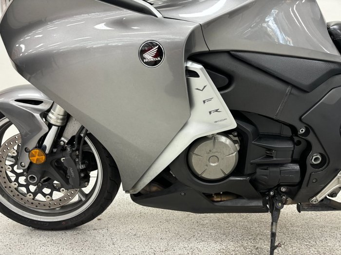 2010 Honda VFR1200F Silver