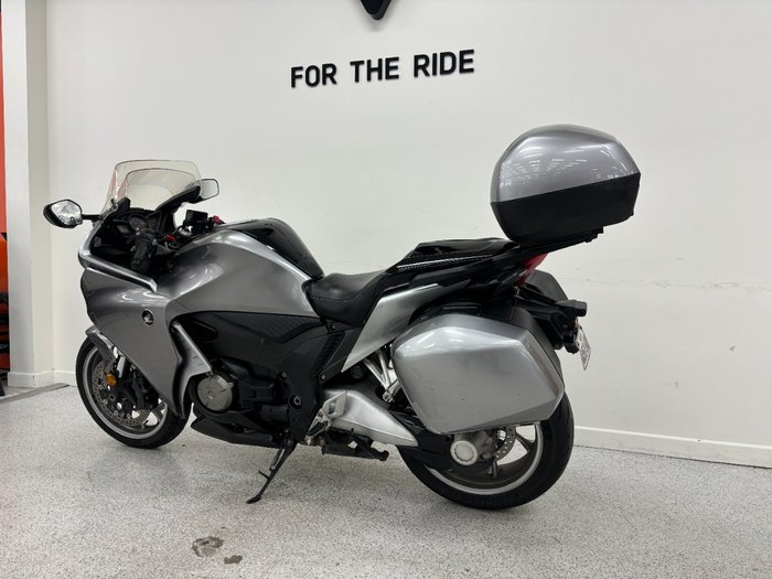 2010 Honda VFR1200F Silver